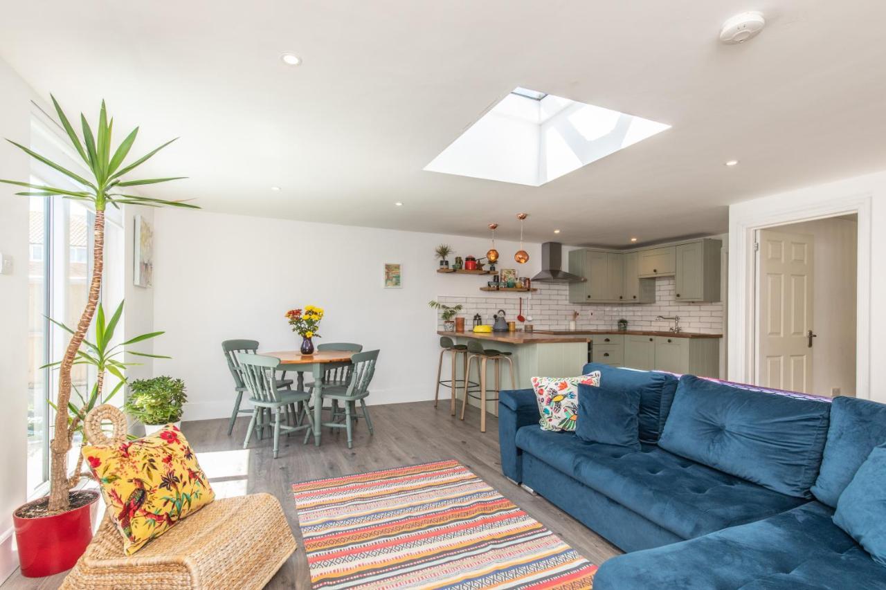Beach, Hills, Food, Scenic Walks-The Kelp House. Peacehaven Esterno foto