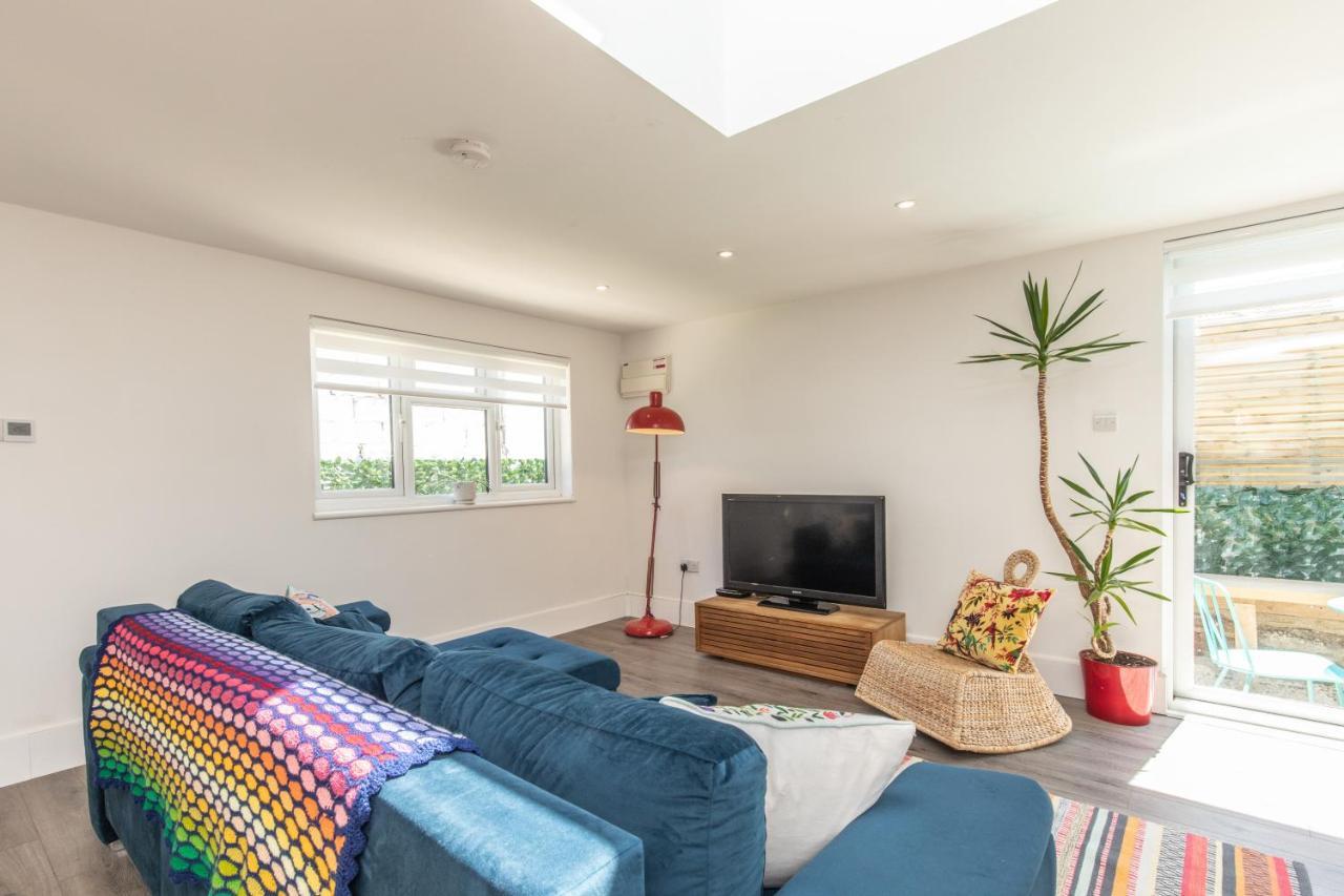 Beach, Hills, Food, Scenic Walks-The Kelp House. Peacehaven Esterno foto